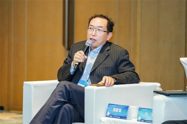 “Li+學社”高端對話：警惕全球化機遇下，鋰電企業的出海挑戰和技術迭代風險