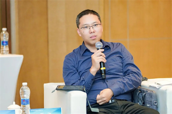 “Li+學社”高端對話：警惕全球化機遇下，鋰電企業的出海挑戰和技術迭代風險