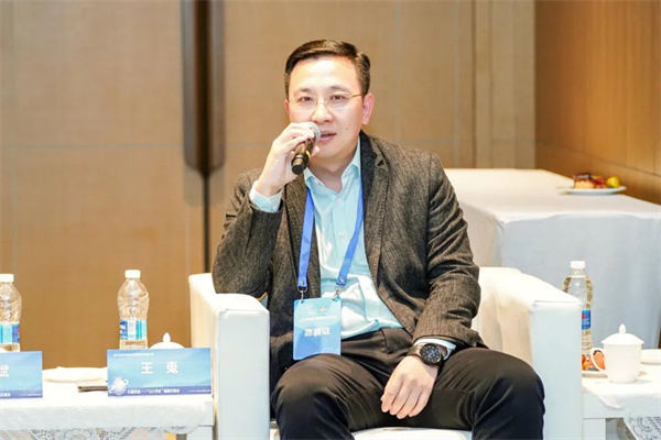 “Li+學社”高端對話：警惕全球化機遇下，鋰電企業的出海挑戰和技術迭代風險